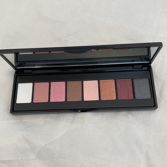 Elizabeth Arden New York Bundle Blush Highlighter and Eyeshadow - Picture 2 of 7